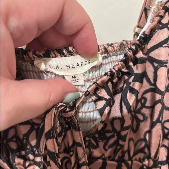 La Hearts Floral Top size medium - Picture 2 of 5